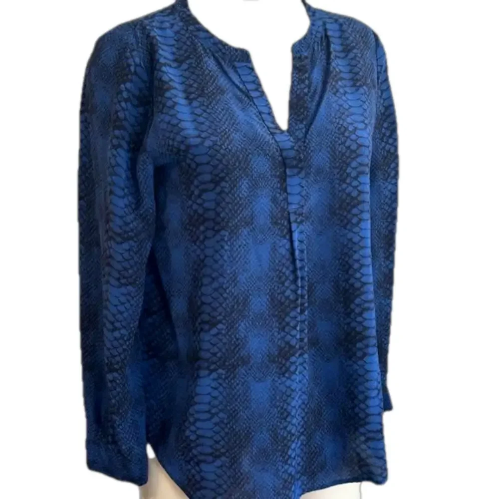 JOIE 100% silk thin blue / black blouse SMALL